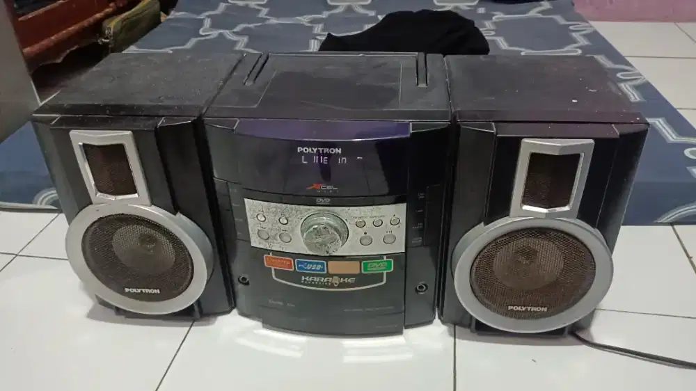 Speaker hifi POLYTRON xcel XL2800
masih bagus suara paten