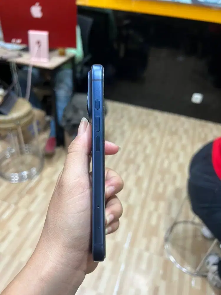 Iphone 17 pro 256 blue garansi ibox, mulus likenew