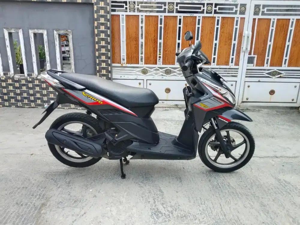 Honda vario tecno 110 cc th 2010 plat 2030 pjk hidup