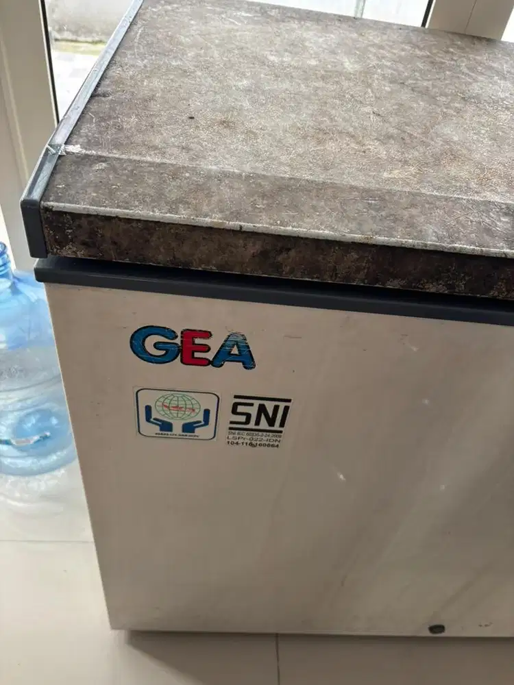 Chest Freezer GEA 300 liter