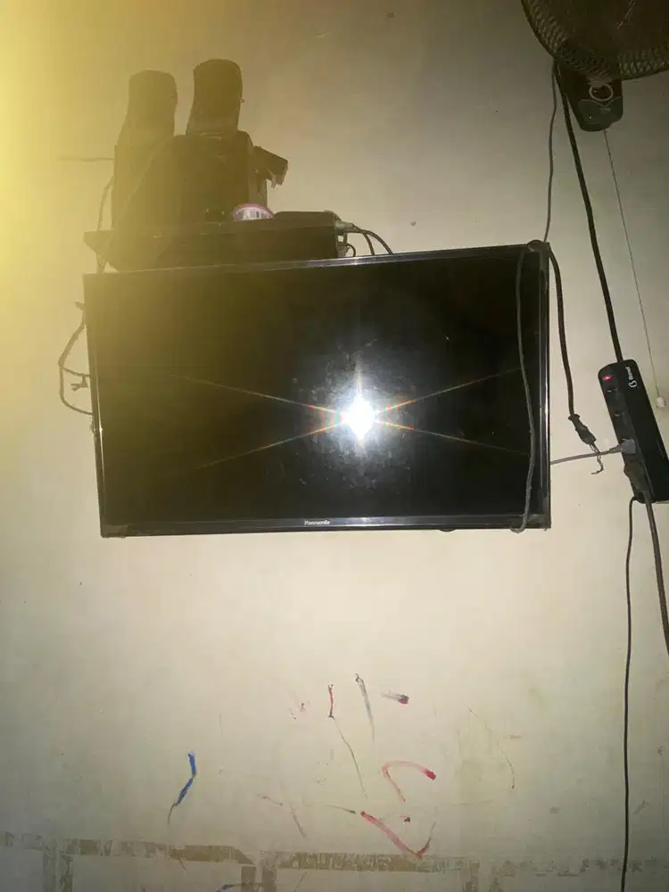 Jual cepat 2unit Tv panasonic 32