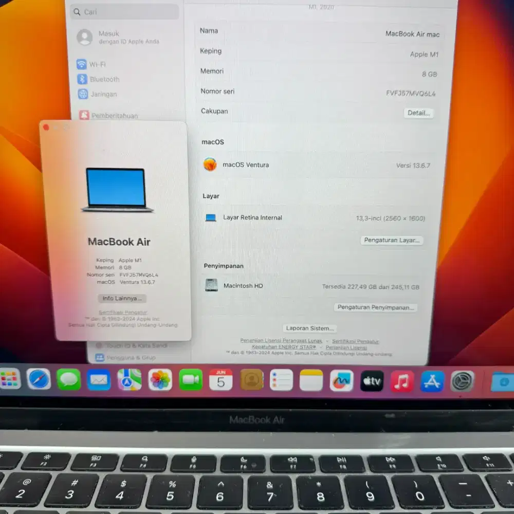 Macbook Air M1 Ram 8 Ssd 256 Layar 13 inch Space grey Full set