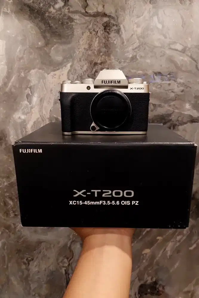 Fujifilm xt 200 body only