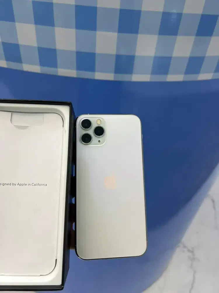 iphone 11 pro 256gb sesuai judul