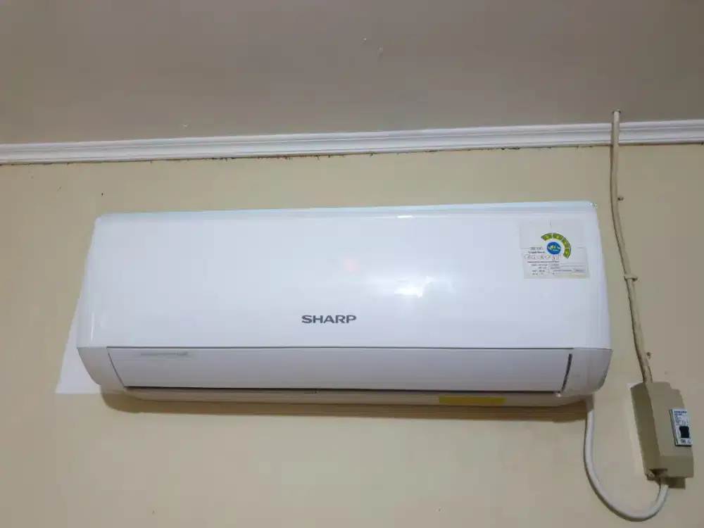 AC Sharp 1/2 pk bisa nego