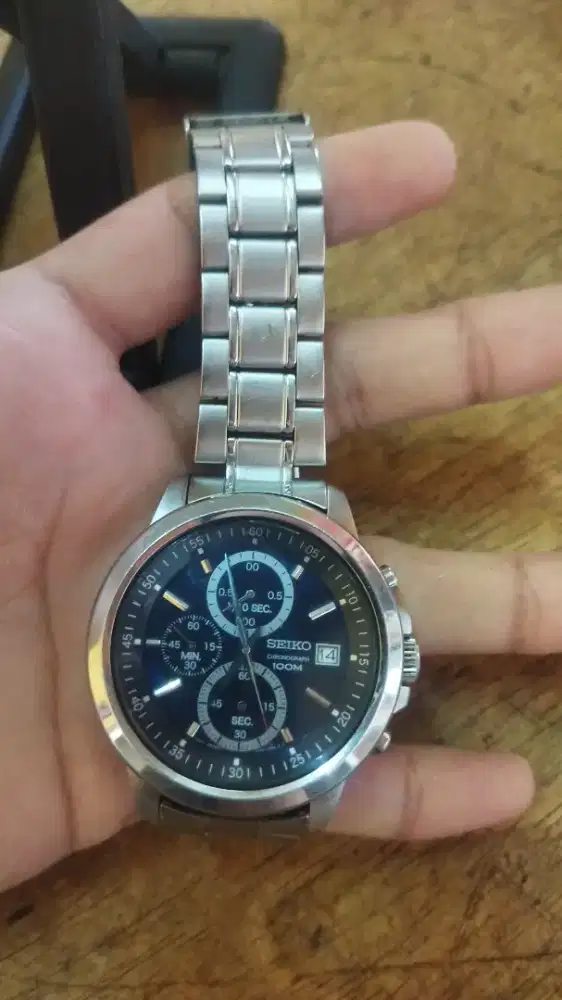 Jam tangan seiko