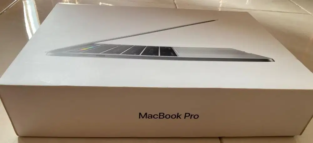 Dijual MacBook Pro 13-inch Space Gray/2.9Ghz/8GB/256GB/Touch Bar