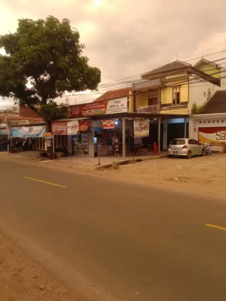 Jual Murah Rumah Strategis Pinggir Jalan Utama