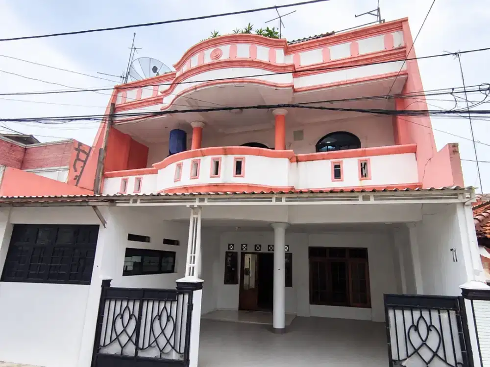 Dijual Rumah di Kebon Nanas Jakarta Timur