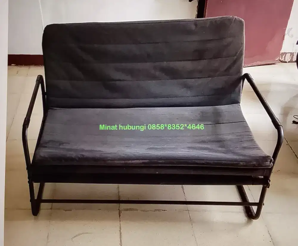 Kursi Sofa bisa berubah jadi tempat tidur