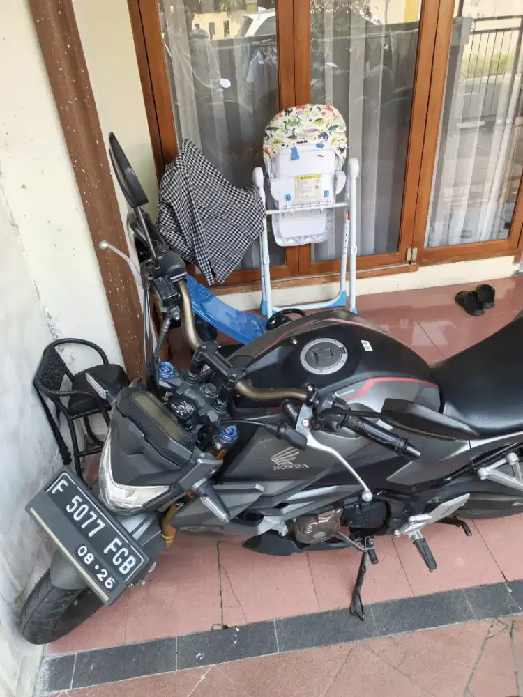 CB 150r streetfire 2021