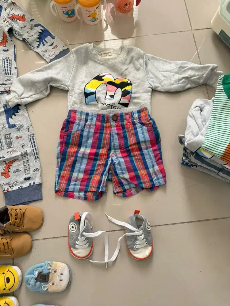 Dijual banyaj perlengkapan bayi balita, baju, selimut stroler