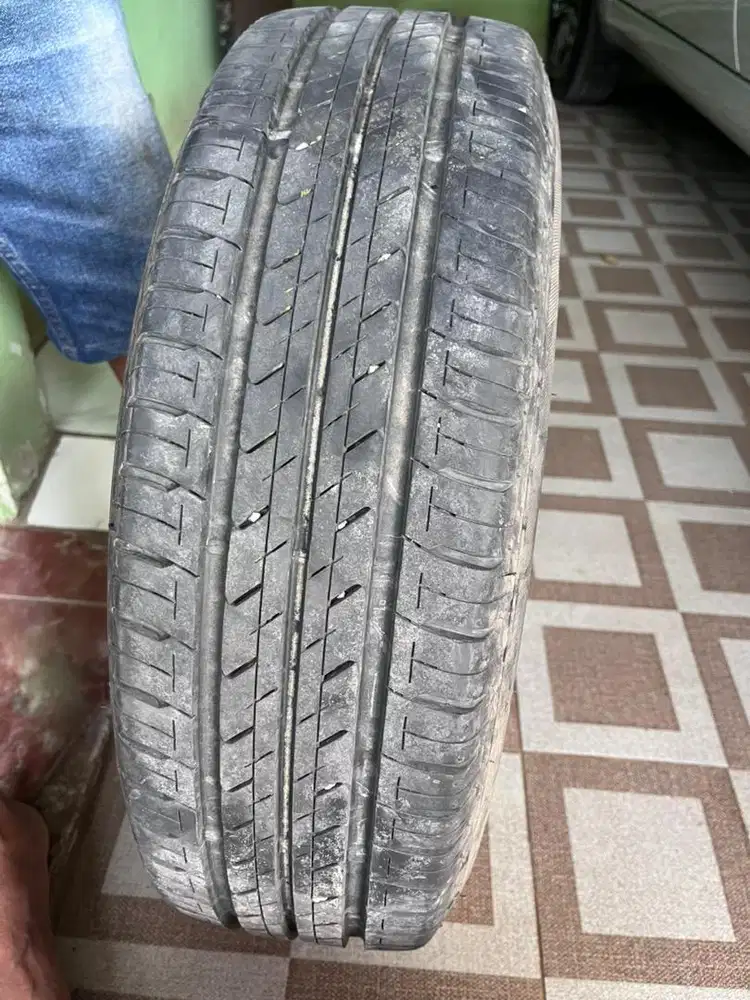 Ban Mobil bekas 185/70 Ring 14