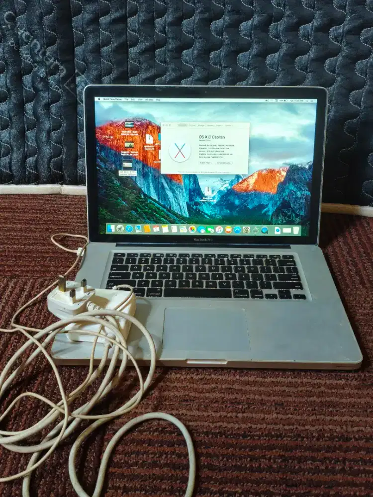 MacBook Pro (15-inch, 2.53GHz, Mid 2009) MINUS KEYBOARD RUSAK