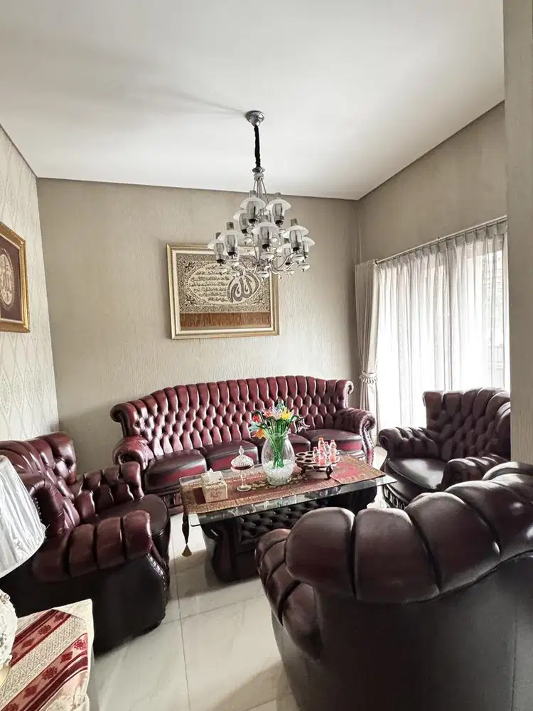 Set Kursi Jaguar Leather Chesterfield — 5 Pcs + Meja Kaca
