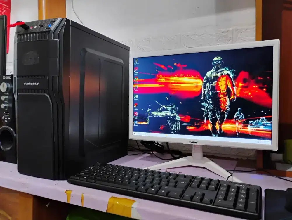 Pc gaming roblox / intel gen4 + ram 8gb + monitor 19inch siap pakai