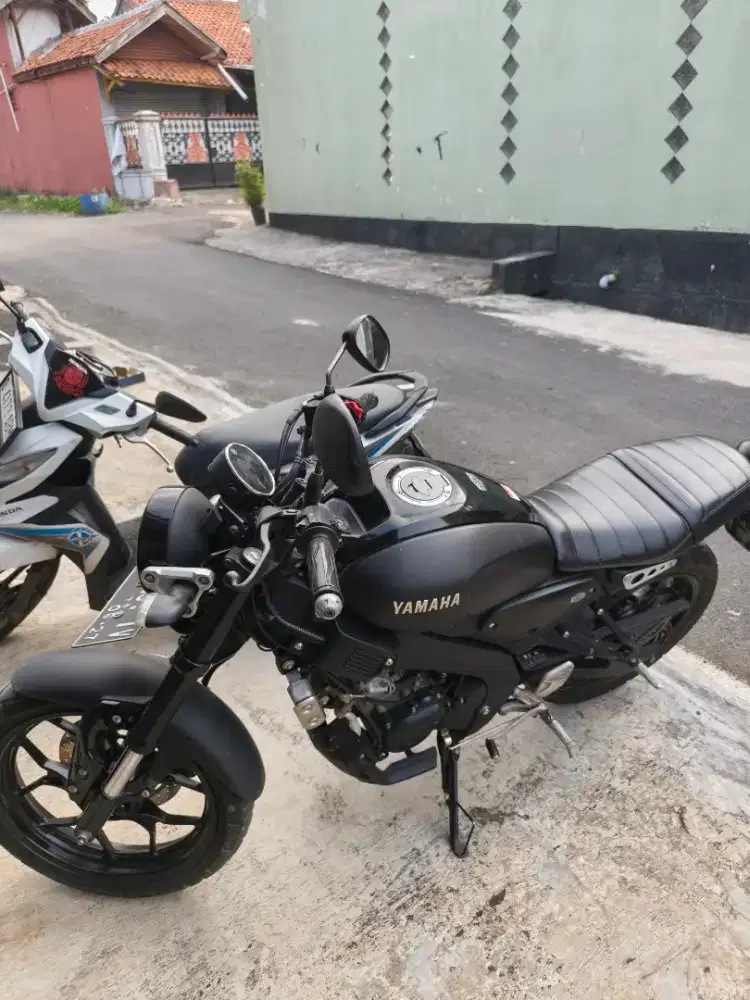 Yamaha XSR 155 Hitam