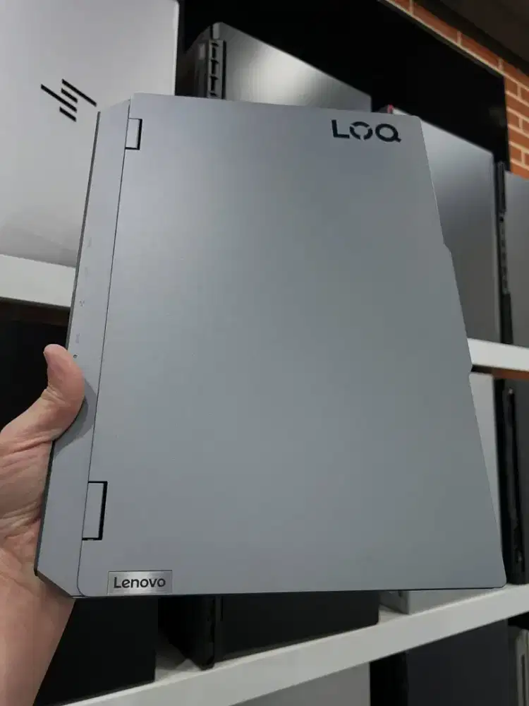 Lenovo LOQ 15IRX9 Core i5-Gen 13th Ram 20GB  RTX 4050 6GB pakaian 7bln