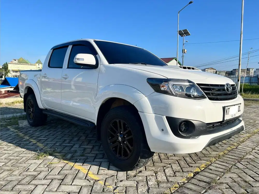 Hilux vnt 2014 matic AT