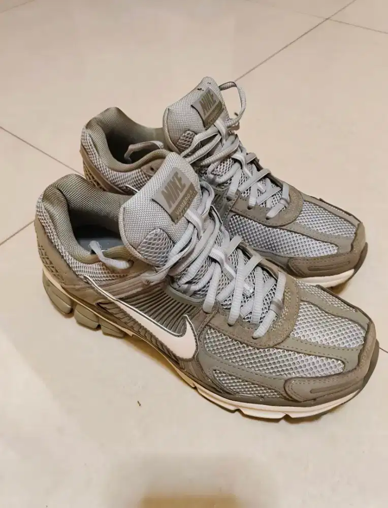 Nike vomero 5 green suede 42