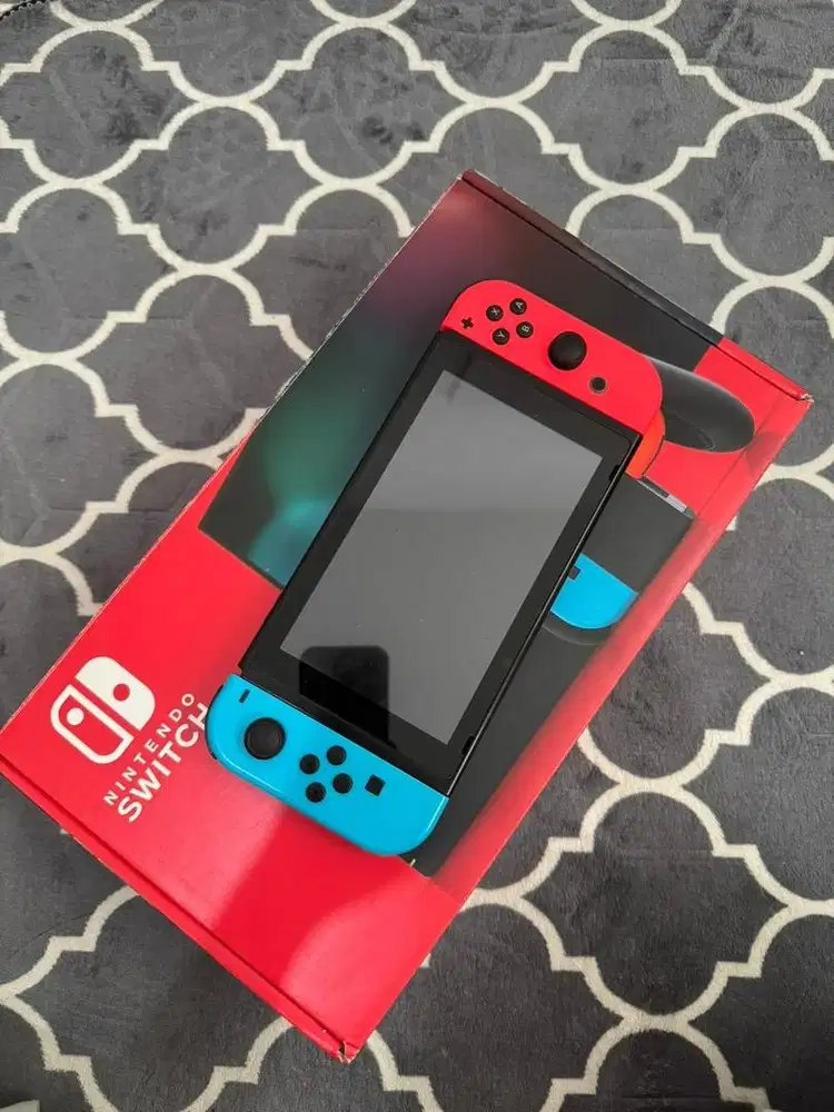 Jual Nitendo Switch V2 lengkap dengan 12 Games