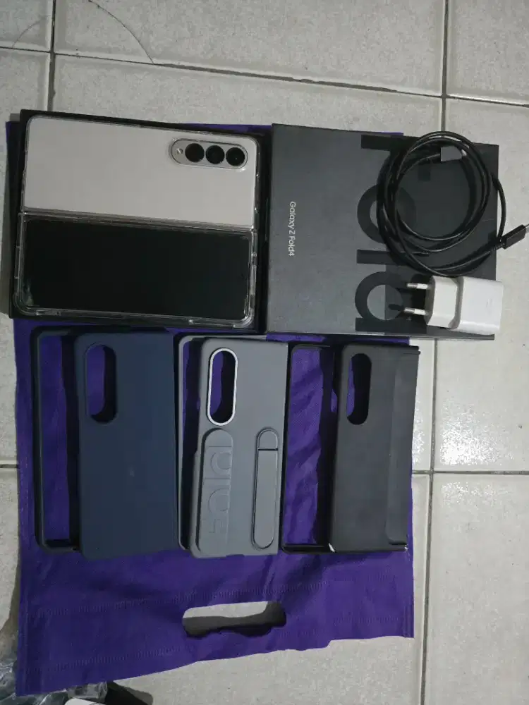 Samsung Z fold4 1TB Fullsett bonus case