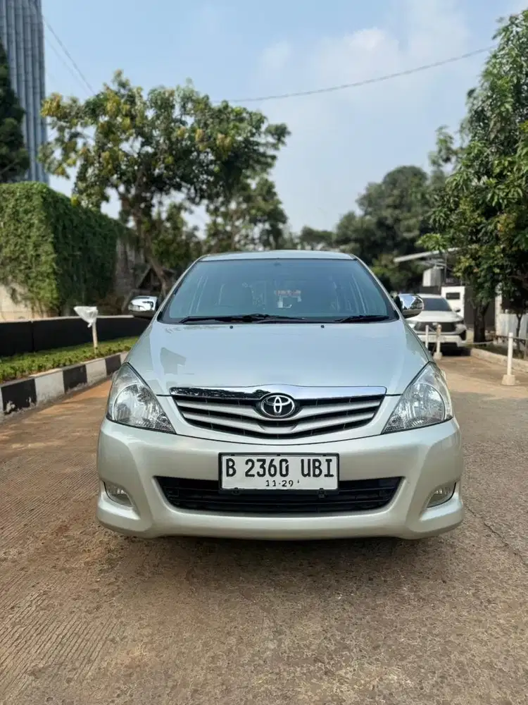 Innova captain seat 2010