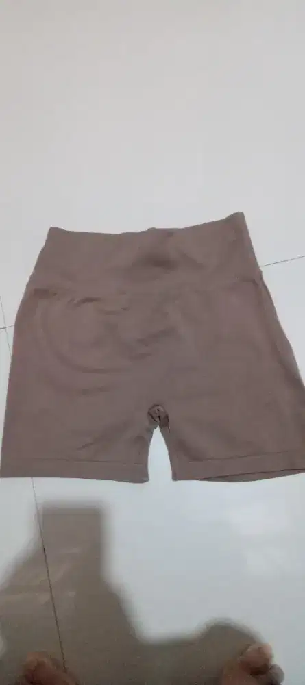 Short (celana olahraga wanita)gym