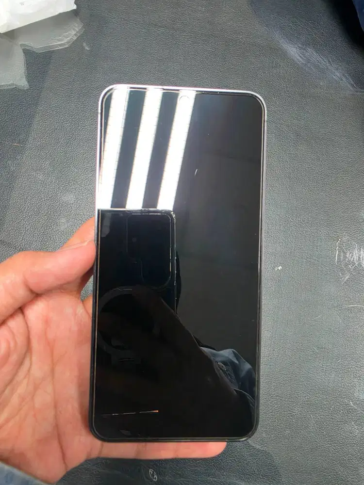 Samsung galaxy S24 8 GB / 256 GB Onyx Black like new Ex grs resmi sein