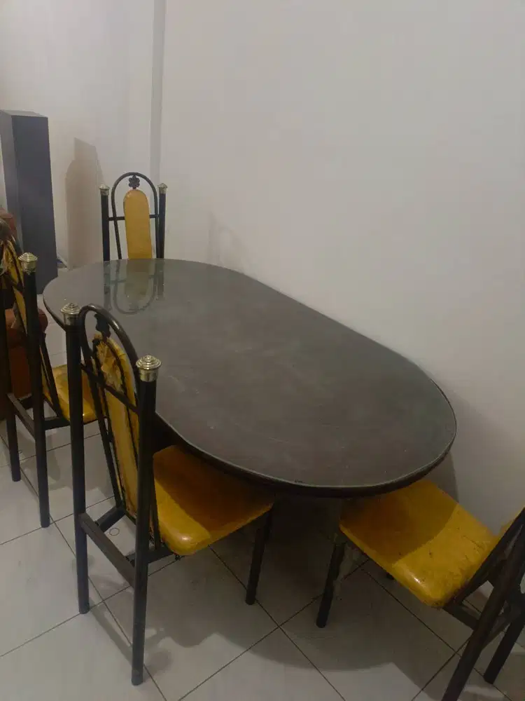 meja makan kayu komplit