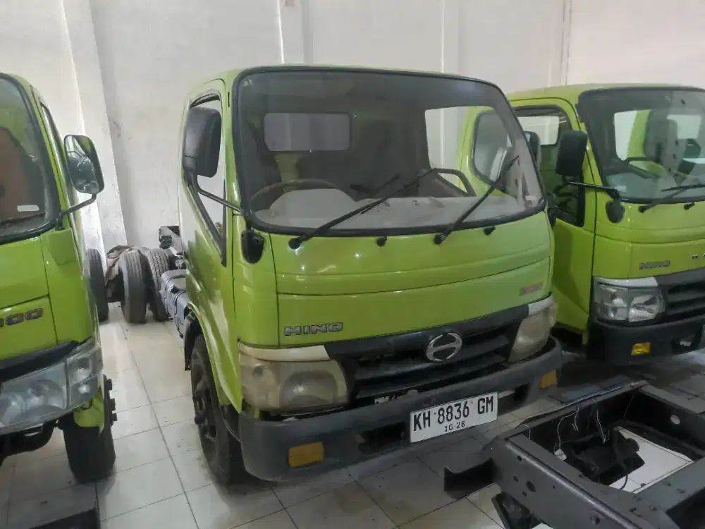 Hino Dutro 130HD tahun 2013 Euro 2