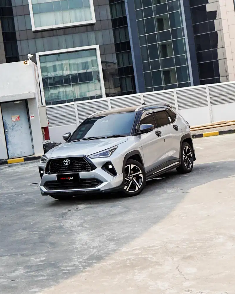 Toyota Yaris Cross Hybrid GR TSS 2024 Twotone silver ganjil