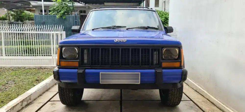 Jeep XJ Cherokee Sport 4.0L MT 1997