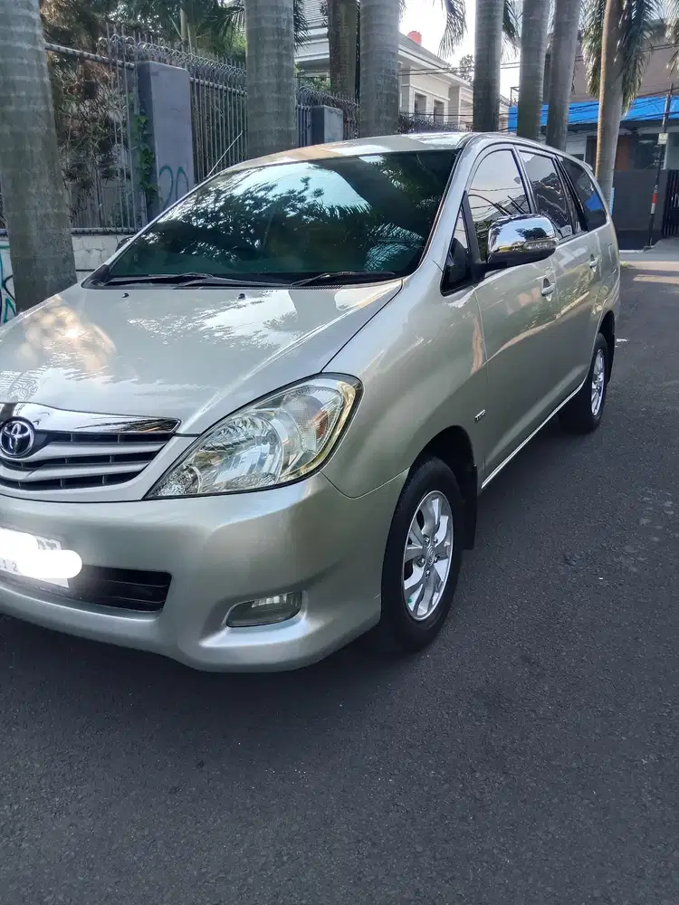 Toyota Kijang Innova 2009 Bensin