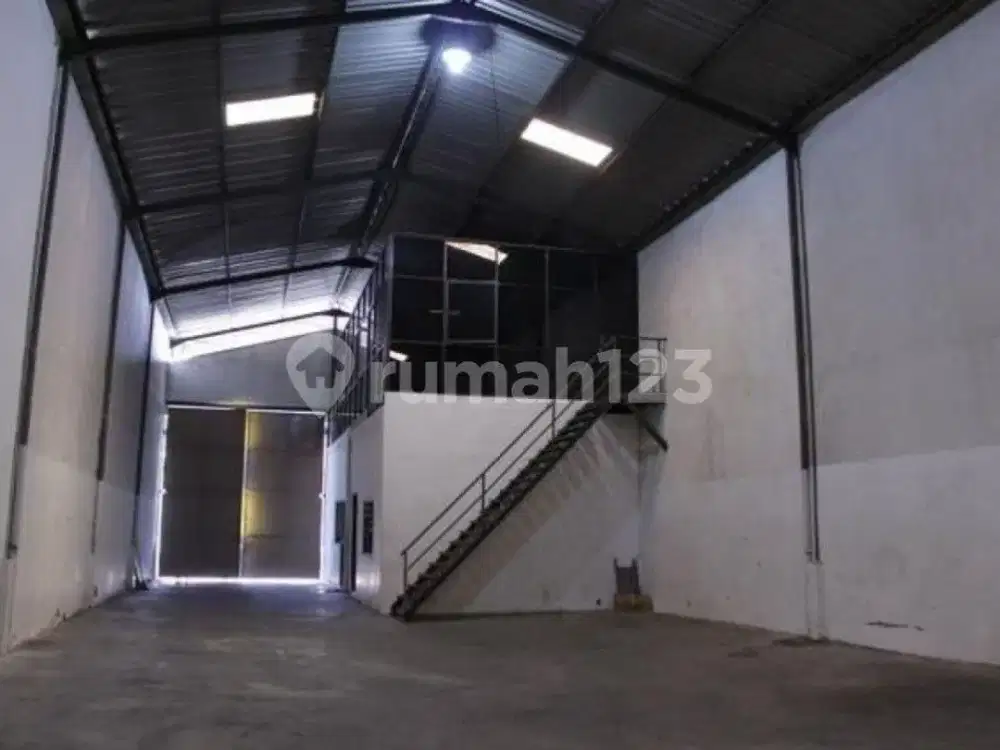 Dijual Gudang di Mutiara Margomulyo Indah Minimalis Strategis Siap Pakai