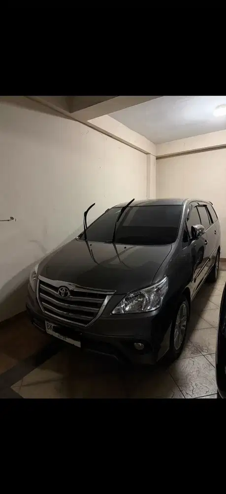 Toyota Kijang Innova 2010 Bensin
