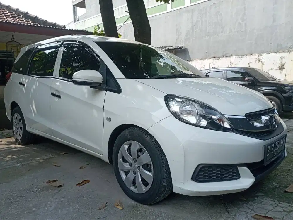 Mobilio S MT 2016 Putih Pemakaian Dari Baru