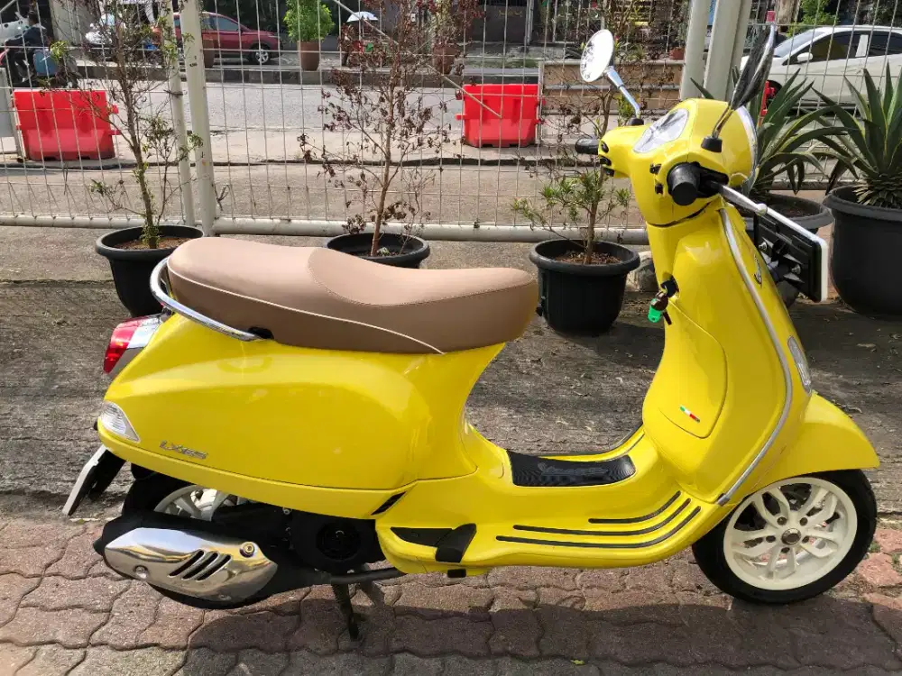 Piaggio Vespa LX 125 IGET tahun 2025