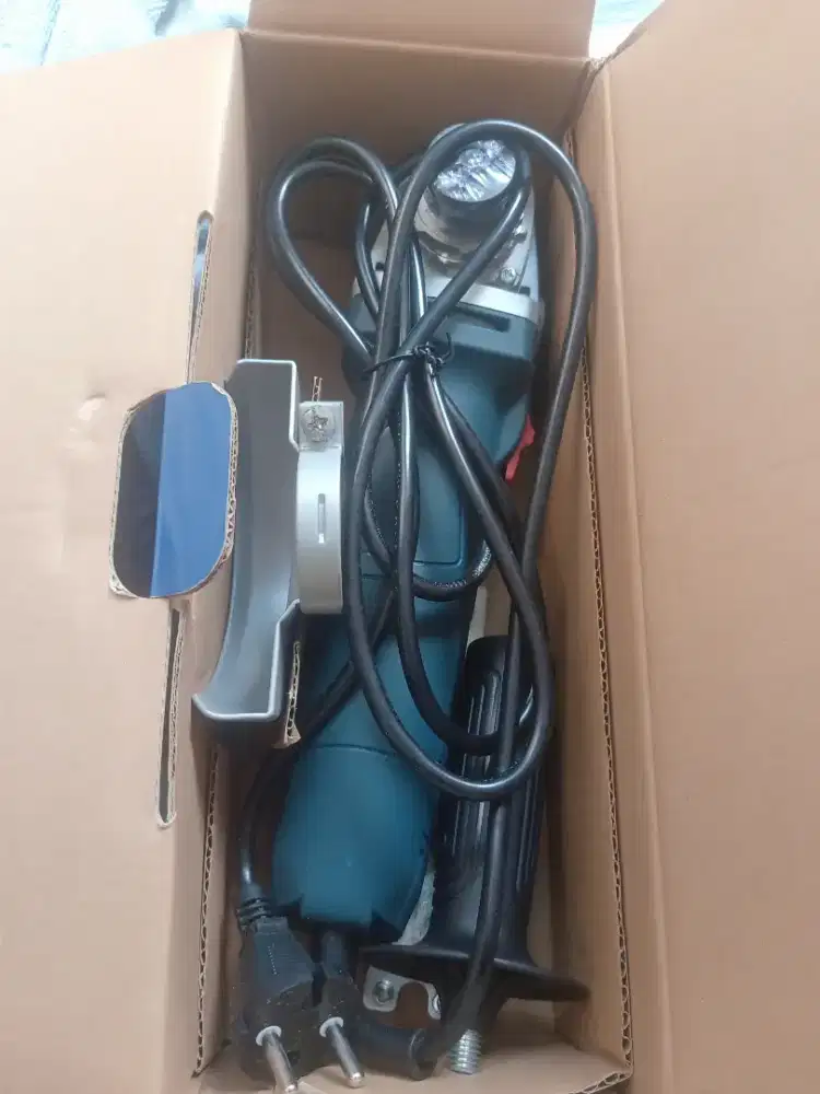 Gerinda bosch 4inch GWS 700