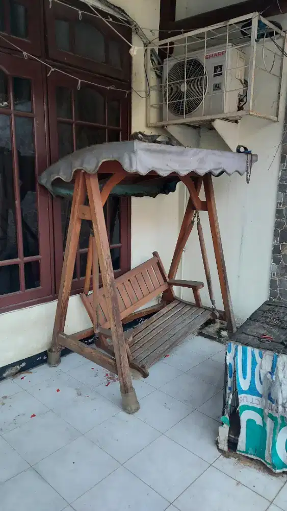 Kursi goyang jati gratis