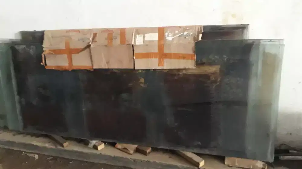 KACA TEBAL 1CM ,P 190cm L 34cm