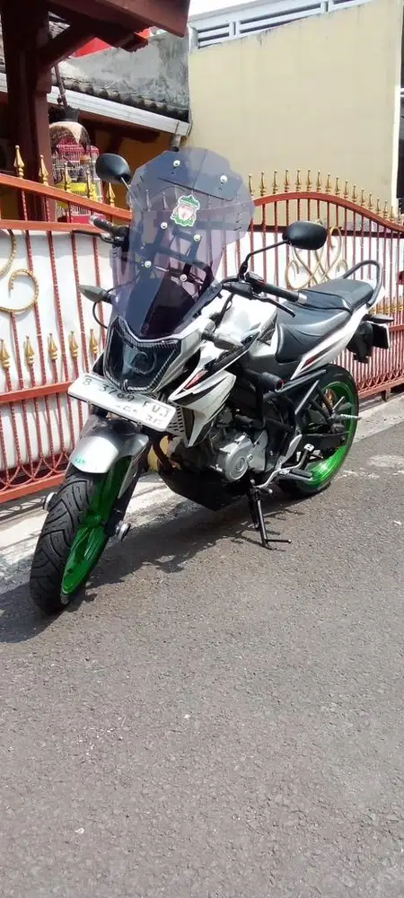 Motor Yamaha Vixion Tahun 2014 Putih + Pajak Hidup Terawat