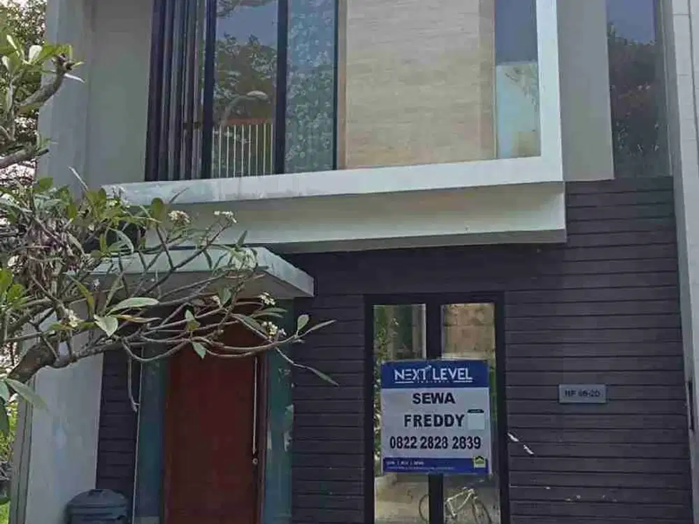 Disewakan Rumah 2 lantai di Northwest Lake Citraland Surabaya