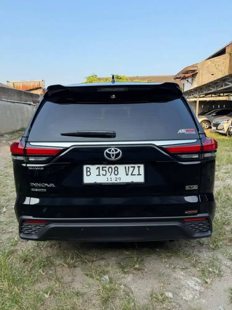zenix 2.0 V cvt bensin at 2024 km 15rb