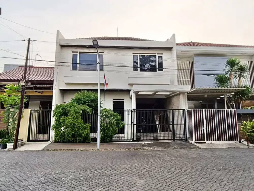 JUAL RUMAH 2 LANTAI  MINIMALIS KLAMPIS
