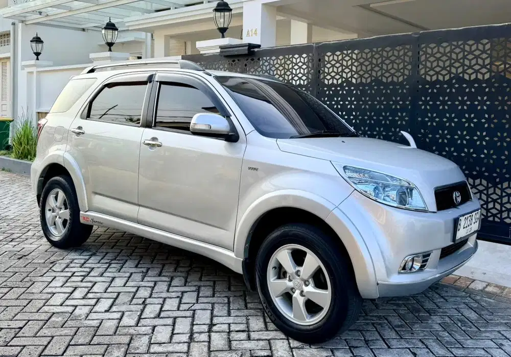 Toyota rush G 2008 manual