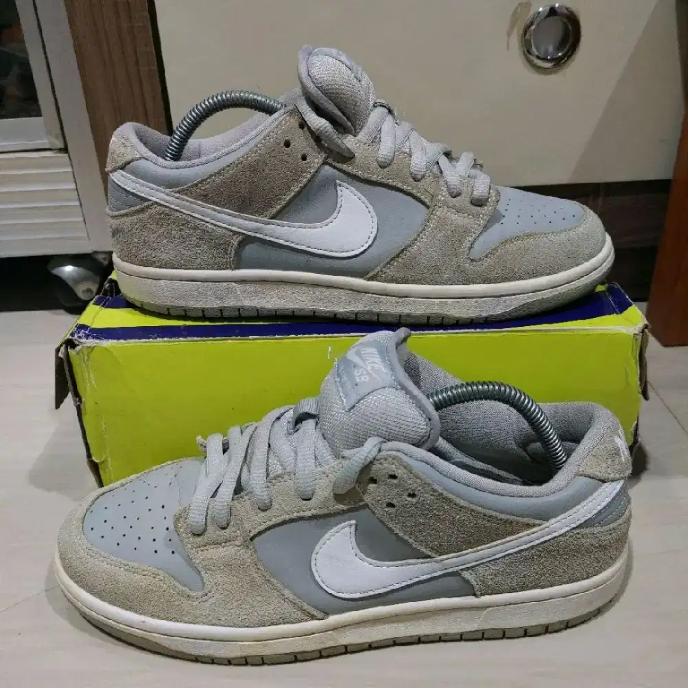 NIKE SB DUNK LOW SUMMIT SIZE 42