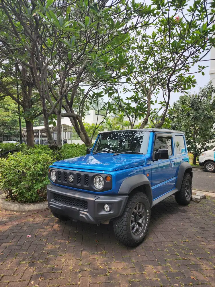 Suzuki Jimny 2025 3-Door A/T warna Biru (Two-Tone)