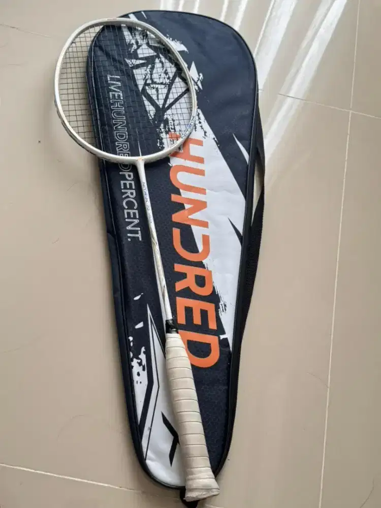 Preloved Raket Badminton Hundred Nitrix Volta 70