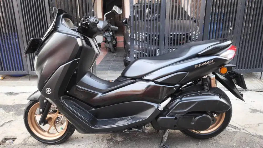 Nmax 2023 Non ABS Keyless Connected Black
